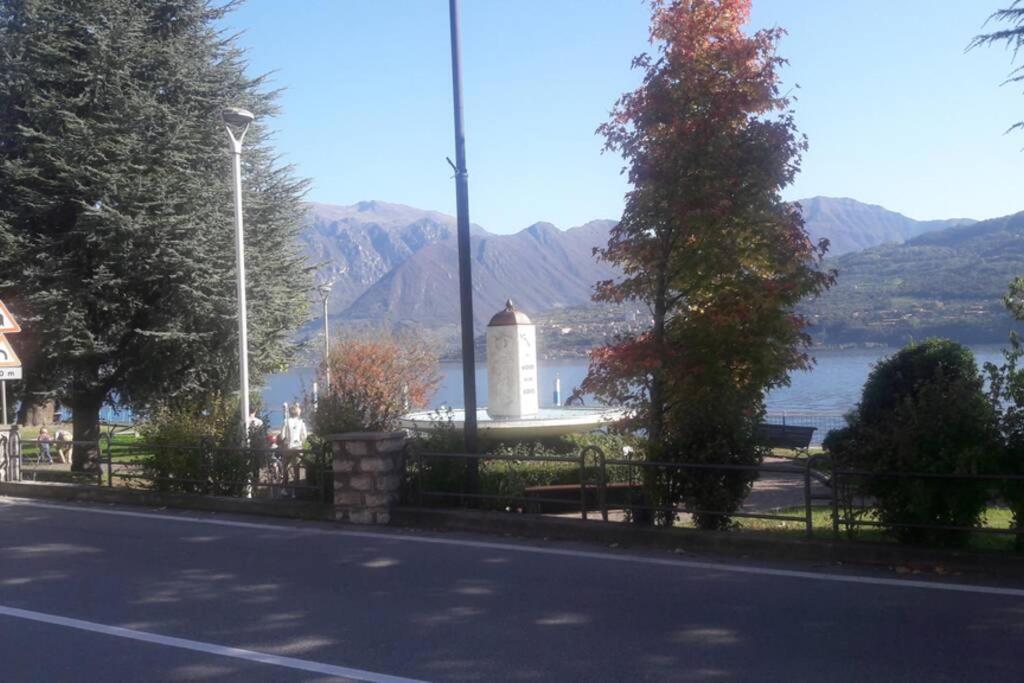 Appartamento Sul Lago D'Iseo Tavernola Bergamasca Exterior photo